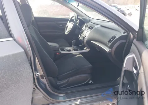 2015 Nissan Altima 2.5 Sv z USA, uszkodzony, nr VIN 1N4AL3AP9FC575445